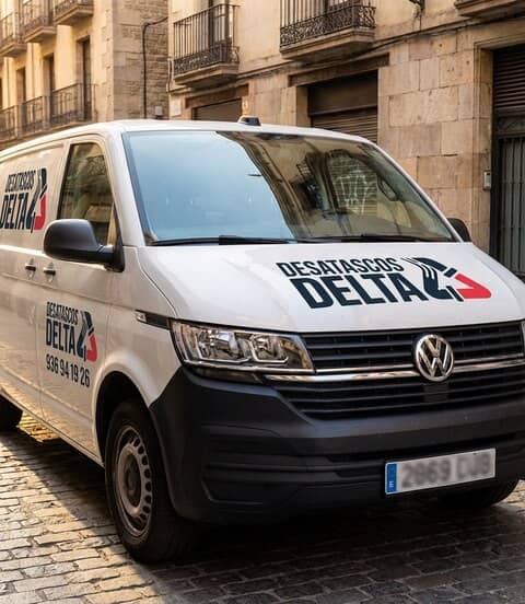 Camión cuba para desatascos en Badalona